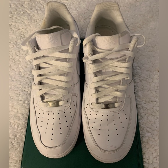 Nike Air Force 1 - Picture 2 of 9